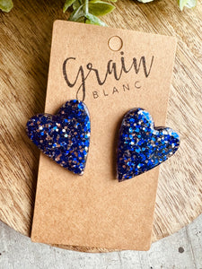 Boucles coeur en résine (paillettes bleues électriques  argentées)