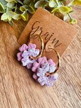 Charger l'image dans la galerie, Créoles &amp; doubles fleurs (fleurs &amp; doux rose)