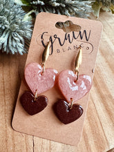 Charger l'image dans la galerie, Boucles résine 🤍 (rose-choco)