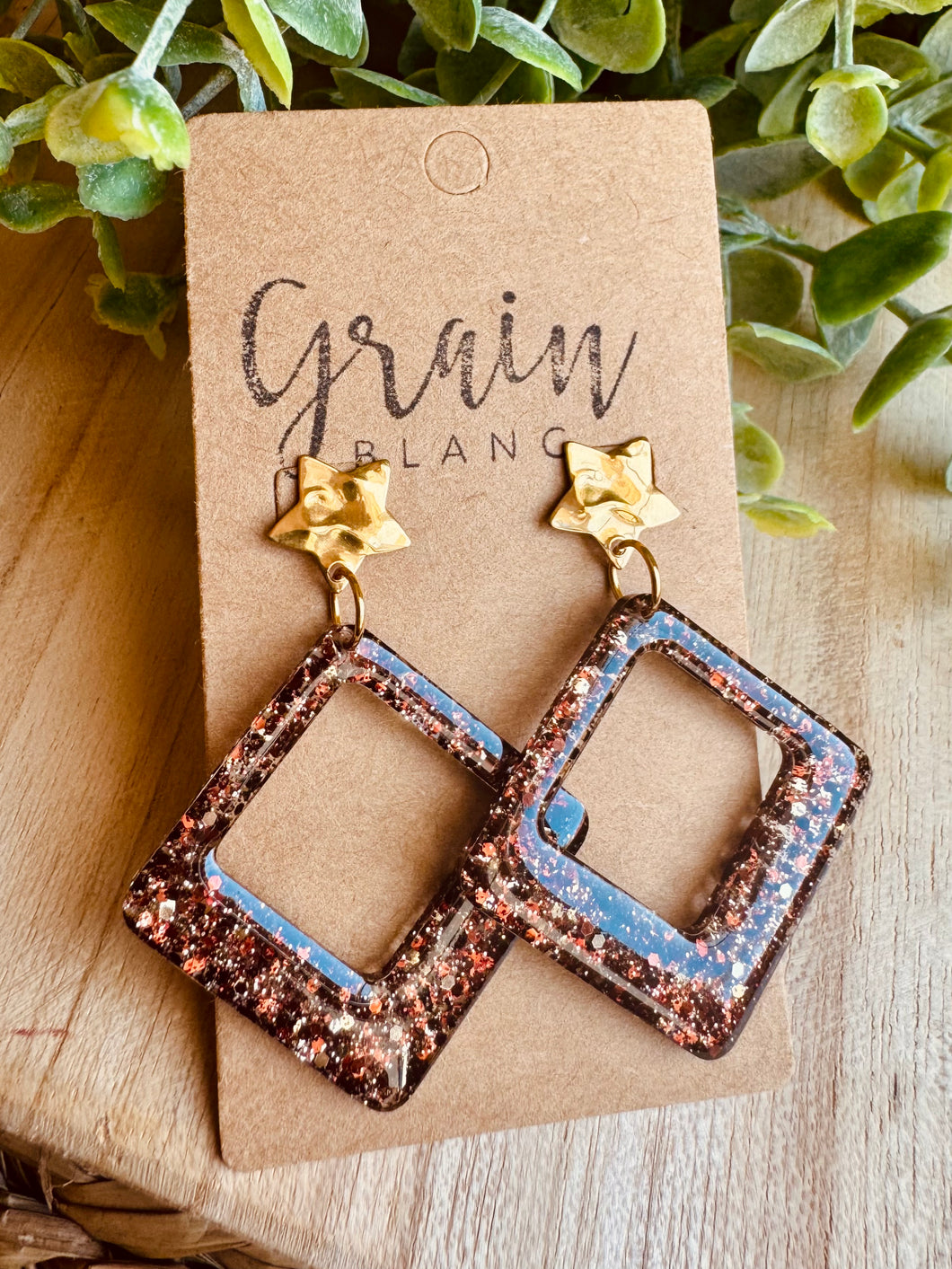 Boucles résine (marron doré)