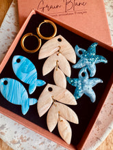 Charger l'image dans la galerie, Kit/Cadeau « duo de pépites » - 3 pampilles + créoles (bleu-crème-doré)