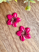 Charger l'image dans la galerie, Duo de pépites fleurs de Tiaré 🌺 (fuchsia cœur marron )