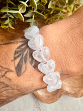 Charger l'image dans la galerie, Bracelet BLANC  « coeurs » - Taille M