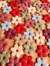 Charger l'image dans la galerie, Duo de pépites fleurs (beige moucheté )