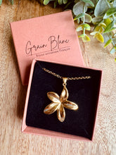 Charger l'image dans la galerie, Collier fleur haïtienne doré