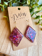 Charger l&#39;image dans la galerie, Boucles résine (multi rose)